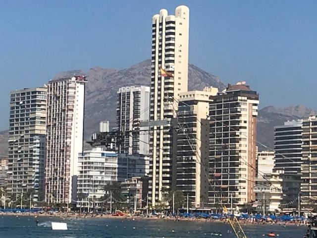 Apartamento Torre Levante 2 Habitaciones เบนิดอร์ม ภายนอก รูปภาพ